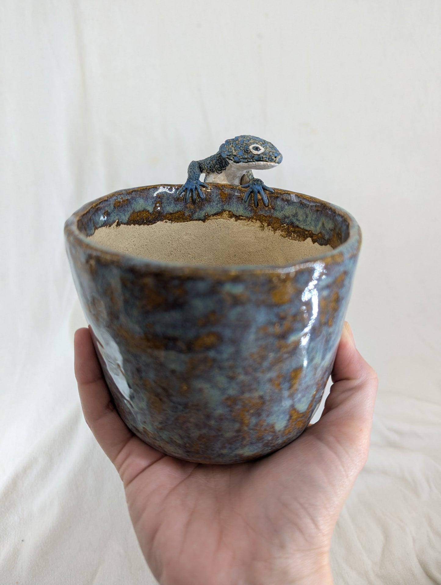 Peeking Mexican Alligator Lizard Planter